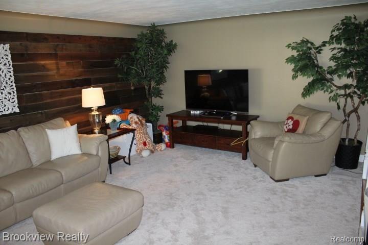 327 Old Perch Road Rochester Hills, MI 48309 - Photo 14 of 16