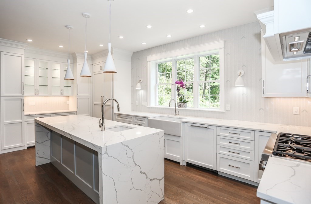 14 Strathmore Road Wellesley, MA 02482 - Photo 5 of 36