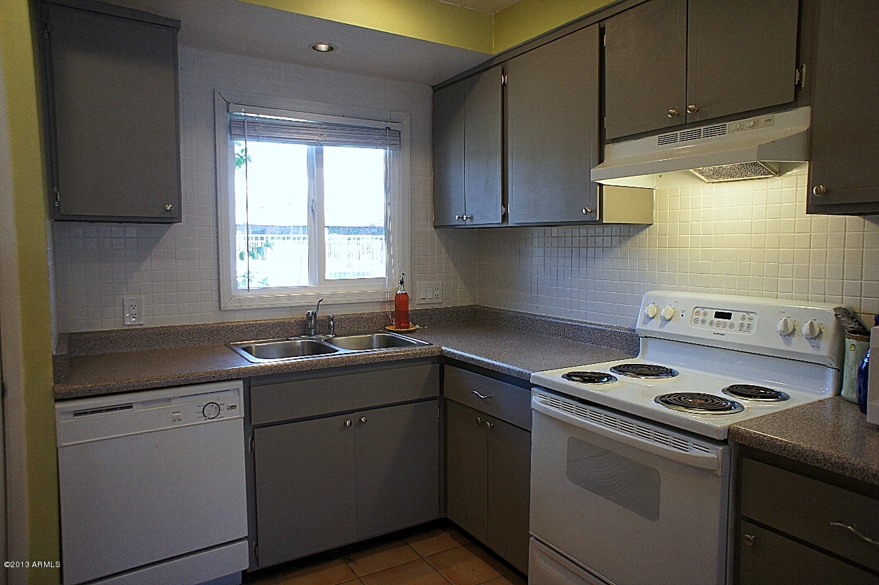 1450 East Bethany Home Road, Unit 15 Phoenix, AZ 85014 - Photo 8 of 30 DSC04645