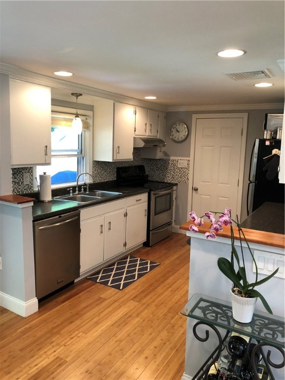 143 Diamond Hill Road Warwick, RI 02886 - Photo 3 of 18