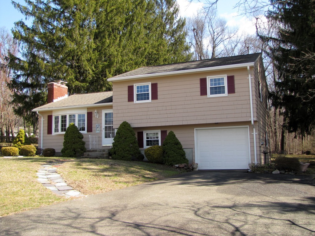 7 West Allen Ridge Road East Longmeadow, MA 01028 - Photo 1 of 27