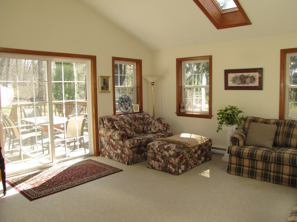 7 West Allen Ridge Road East Longmeadow, MA 01028 - Photo 4 of 27