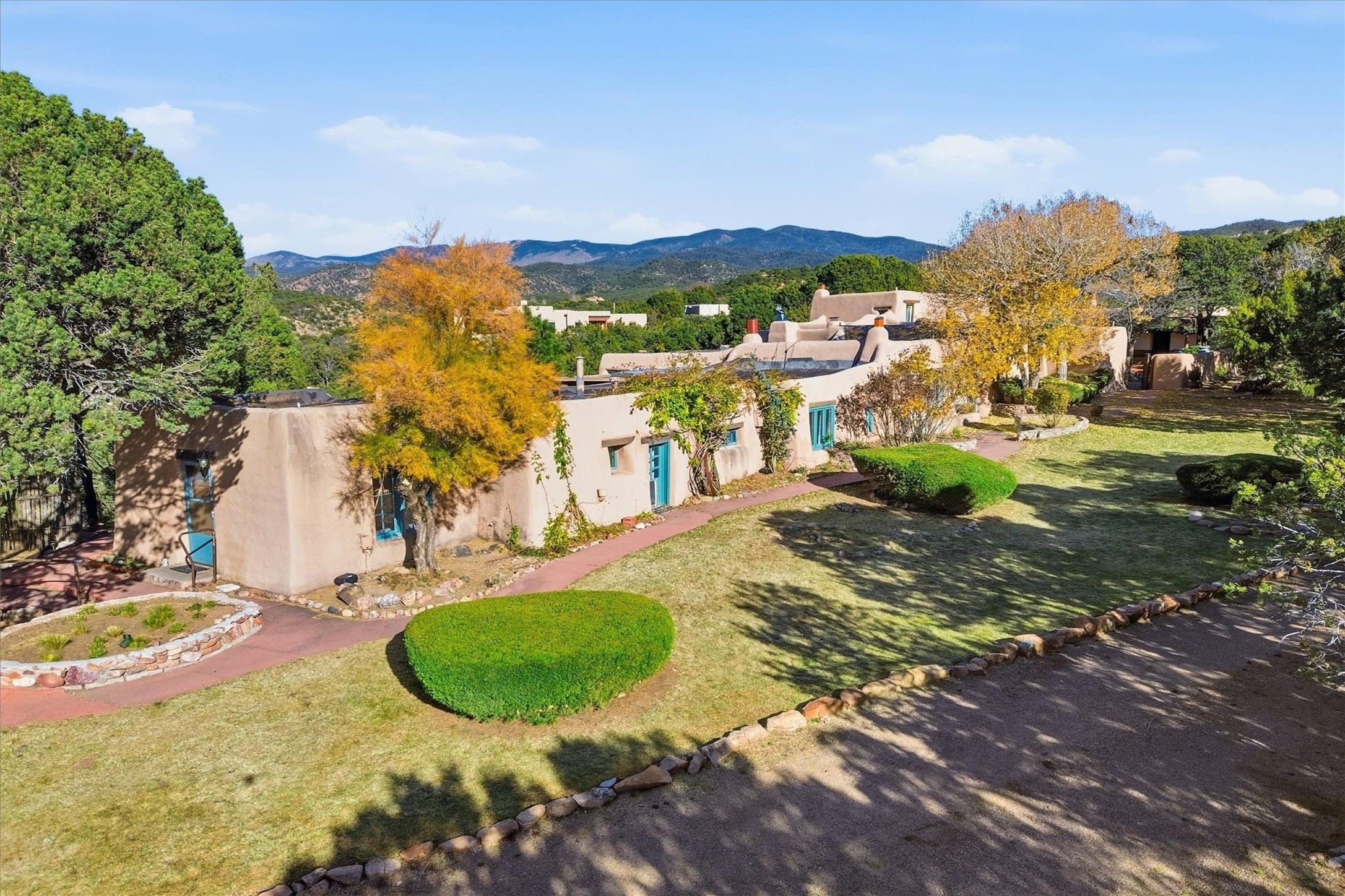 185 Brownell-Howland Road Santa Fe, NM 87501 - Photo 3 of 94