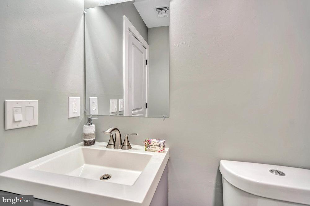 133 Captain Road Manahawkin, NJ 08050 - Photo 10 of 14