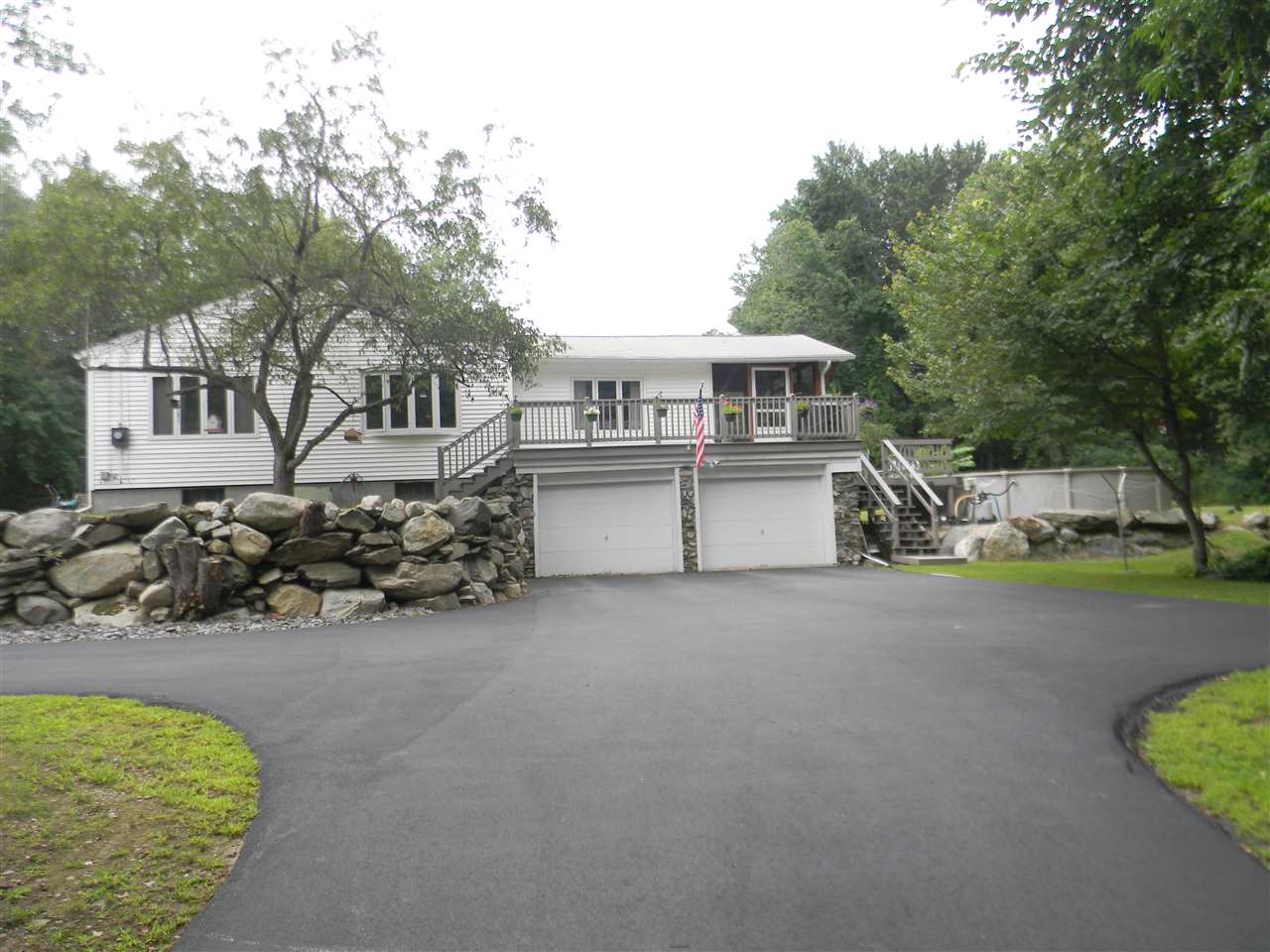 32 Griffin Road Londonderry, NH 03053 - Photo 1 of 36