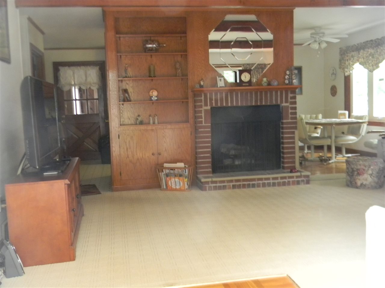 32 Griffin Road Londonderry, NH 03053 - Photo 12 of 36