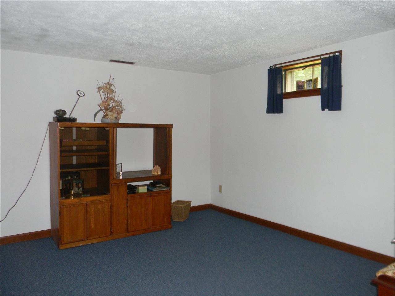 32 Griffin Road Londonderry, NH 03053 - Photo 25 of 36