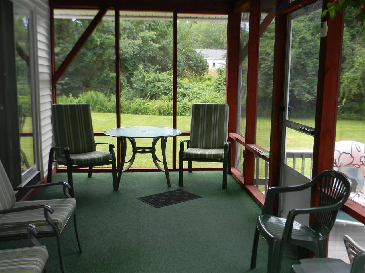 32 Griffin Road Londonderry, NH 03053 - Photo 5 of 36