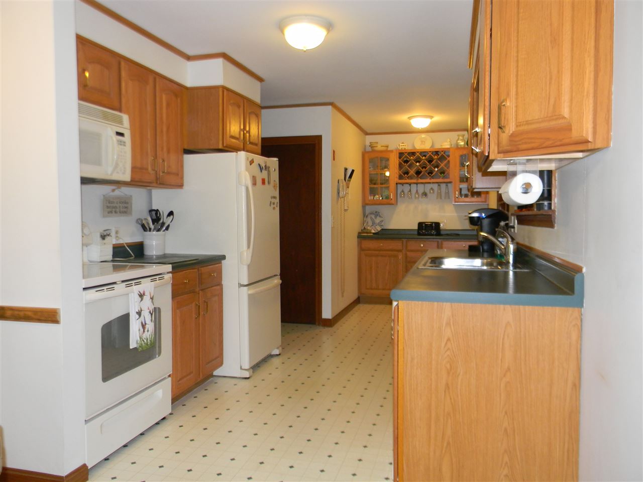 32 Griffin Road Londonderry, NH 03053 - Photo 7 of 36