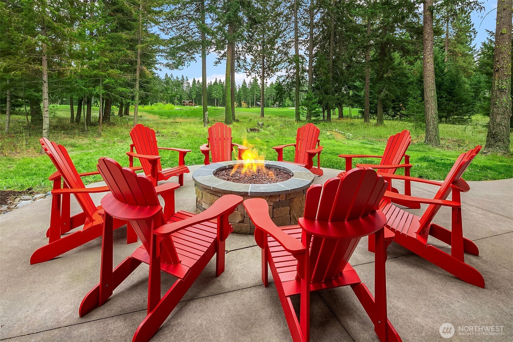 1380 Larkspur Loop Cle Elum, WA 98922 - Photo 11 of 40 a view of a chairs and table in backyard