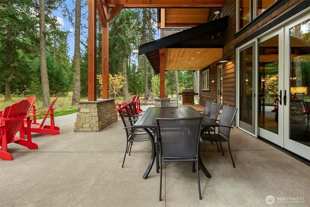 a view of outdoor space yard and patio