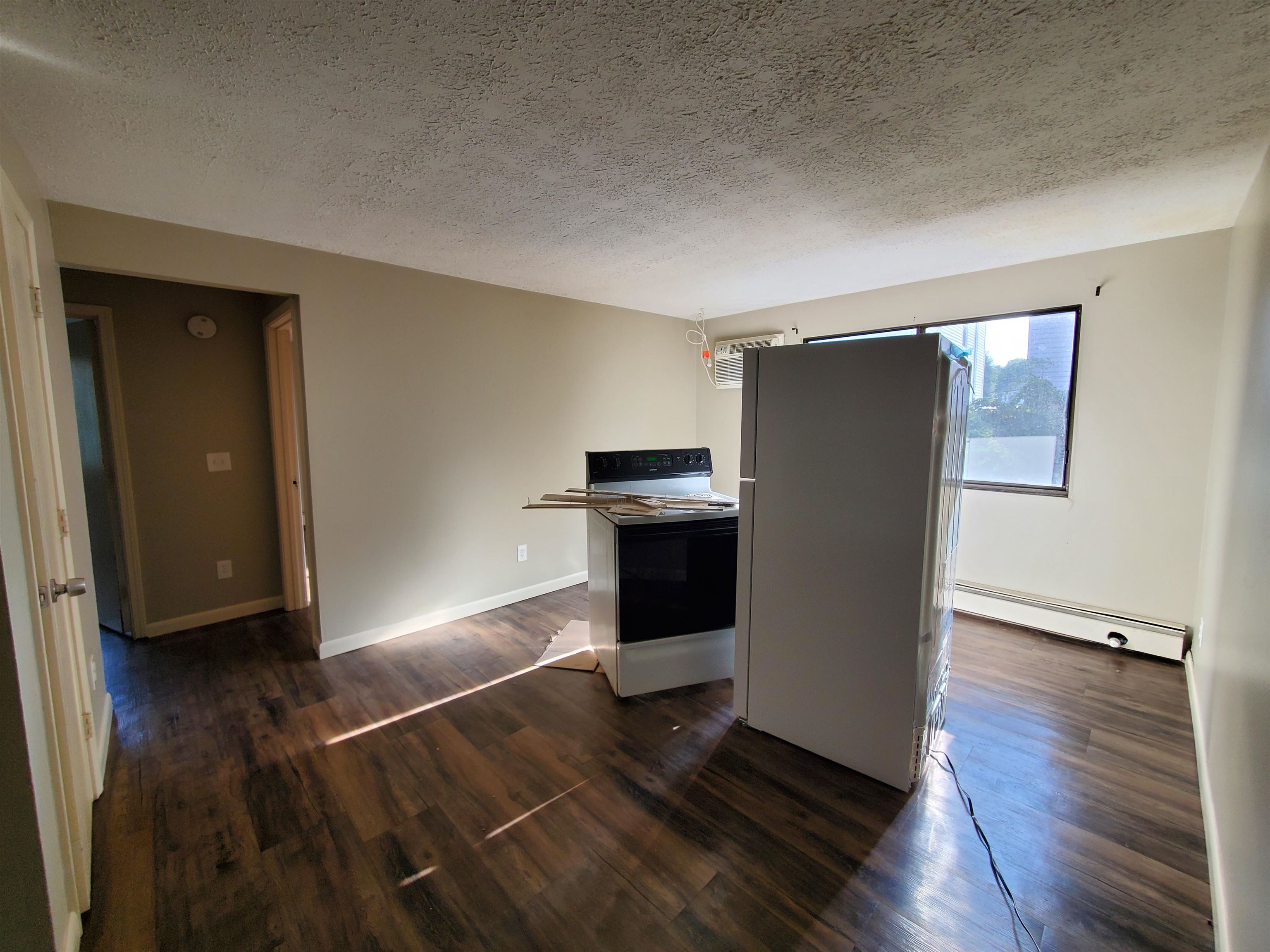 35 Log Street, Unit 2E Manchester, NH 03102 - Photo 6 of 8