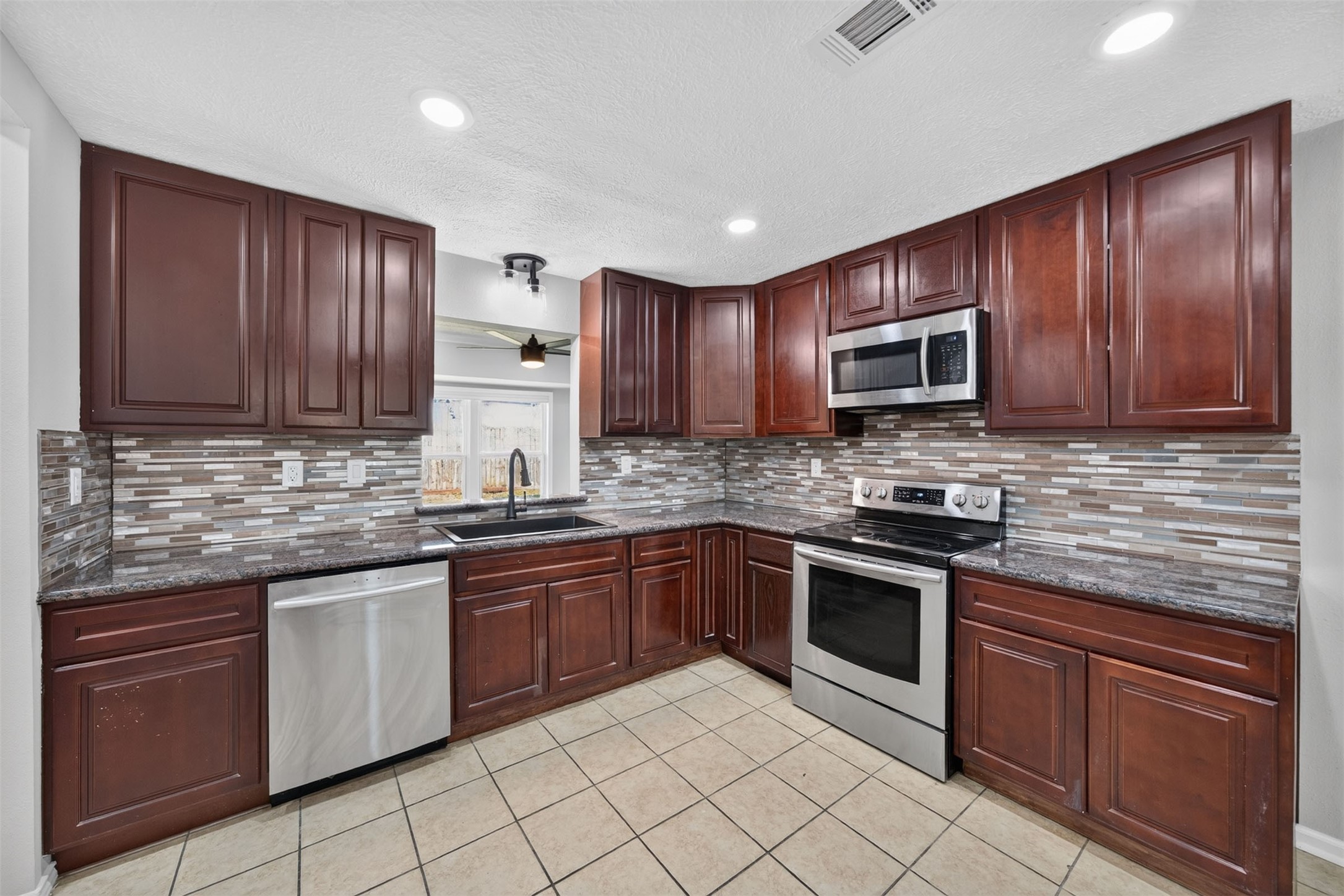 6855 Richwood Road Houston, TX 77087 - Photo 12 of 33 Gallery Image 12