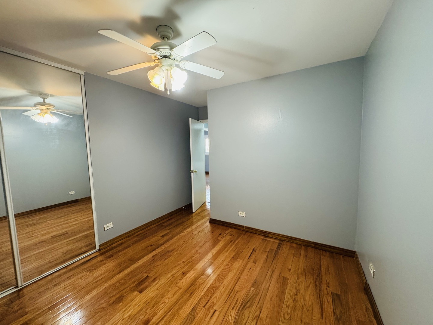 670 Lakeview Lane Hoffman Estates, IL 60169 - Photo 12 of 23