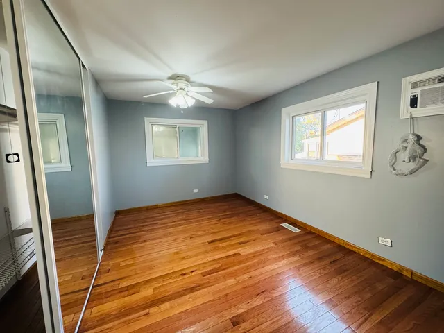 $450,000 | 670 Lakeview Lane, Hoffman Estates, IL 60169