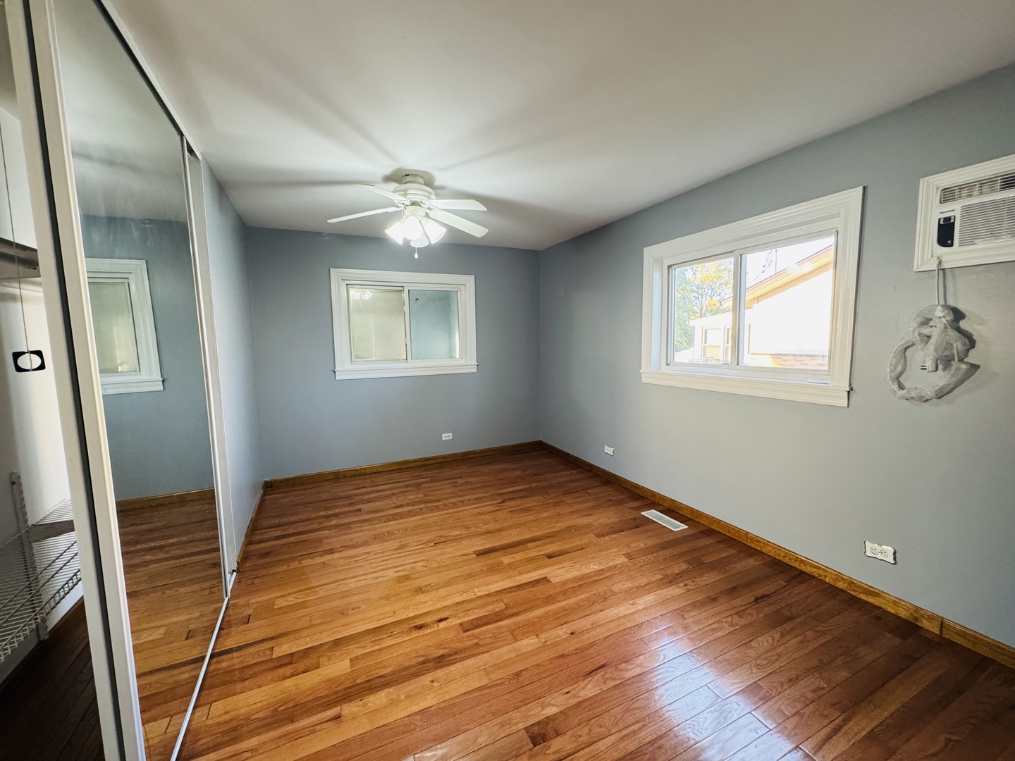 670 Lakeview Lane Hoffman Estates, IL 60169 - Photo 15 of 23