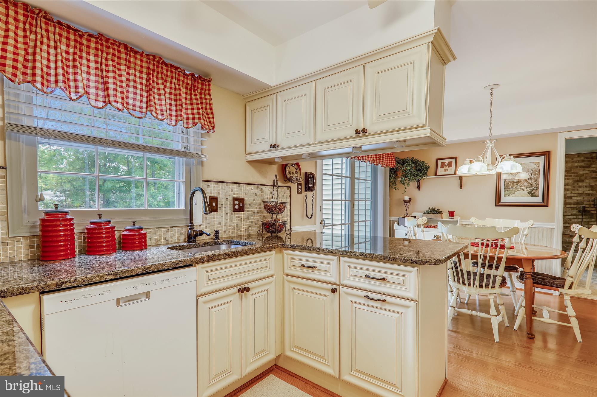 8712 Granite Lane Laurel, MD 20708 - Photo 5 of 48 Granite counters