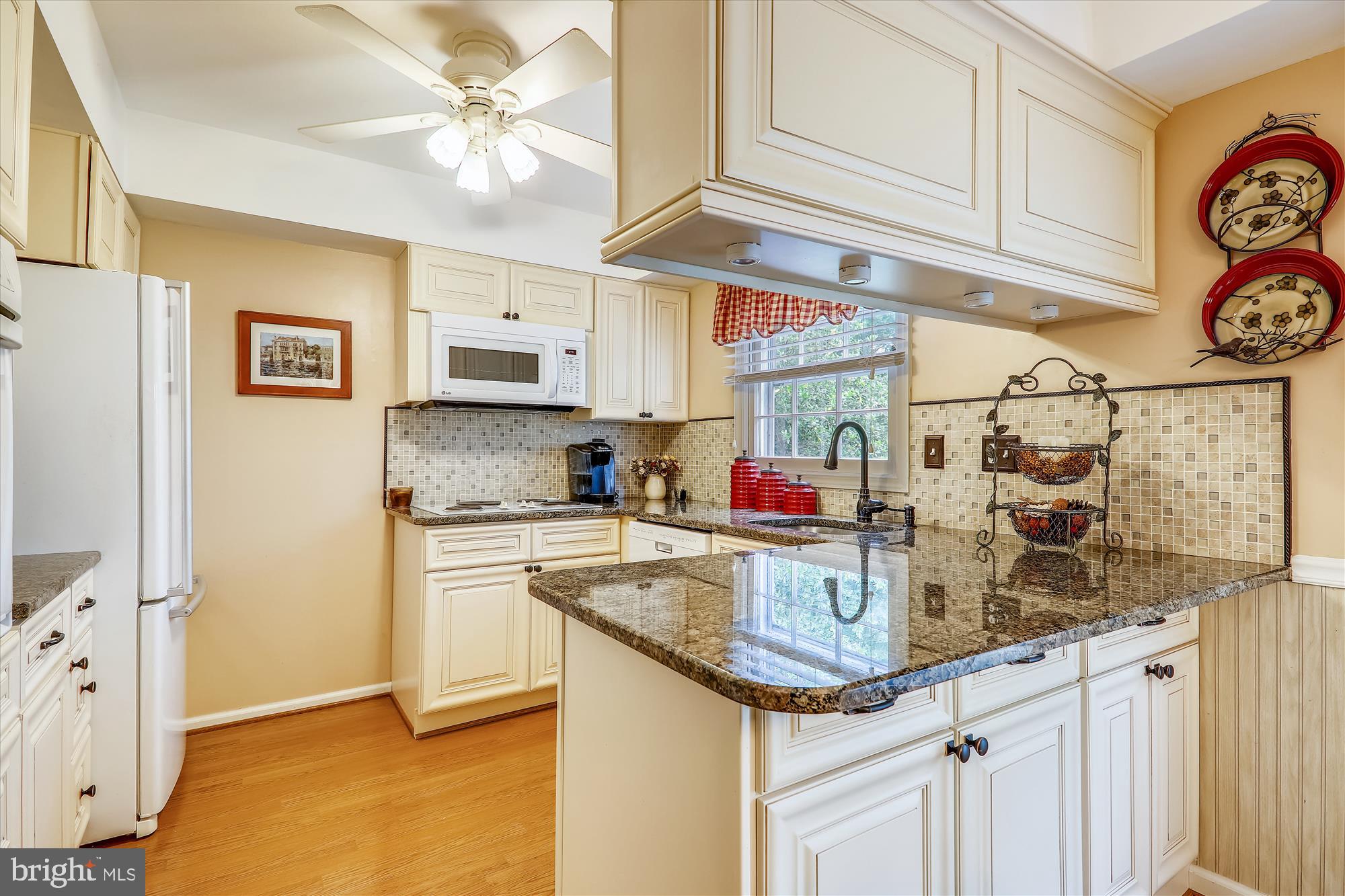 8712 Granite Lane Laurel, MD 20708 - Photo 7 of 48 Beautiful updated kitchen
