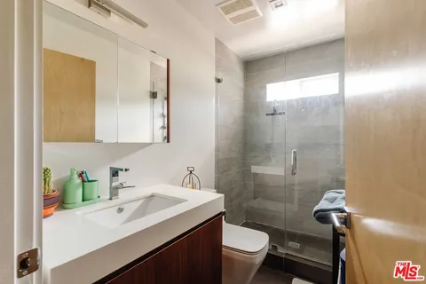 $2,995,000 | 4063 Huron Avenue, Culver City, CA 90232