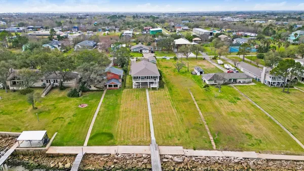 $1,249,995 | 2534 Cliff Drive, Dickinson, TX 77539