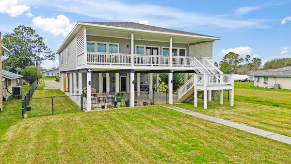 $1,249,995 | 2534 Cliff Drive, Dickinson, TX 77539