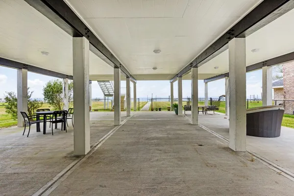 $1,249,995 | 2534 Cliff Drive, Dickinson, TX 77539