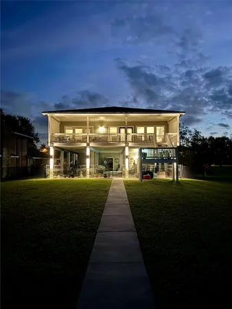 $1,249,995 | 2534 Cliff Drive, Dickinson, TX 77539