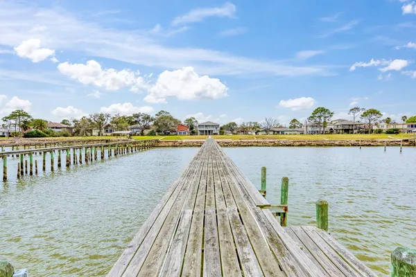 $1,249,995 | 2534 Cliff Drive, Dickinson, TX 77539