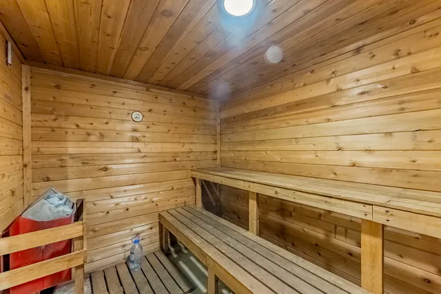 $149,900 | 6430 North Glenwood Avenue, Unit G4, Chicago, IL 60626