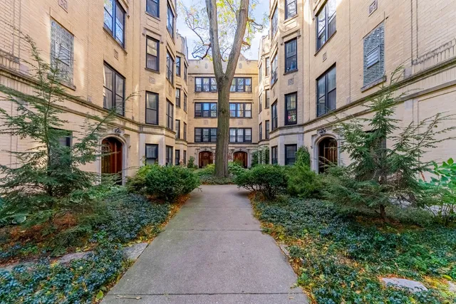 $149,900 | 6430 North Glenwood Avenue, Unit G4, Chicago, IL 60626