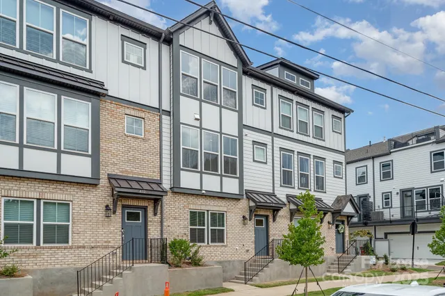 $3,200 | 408 Catawba Avenue, Davidson, NC 28036