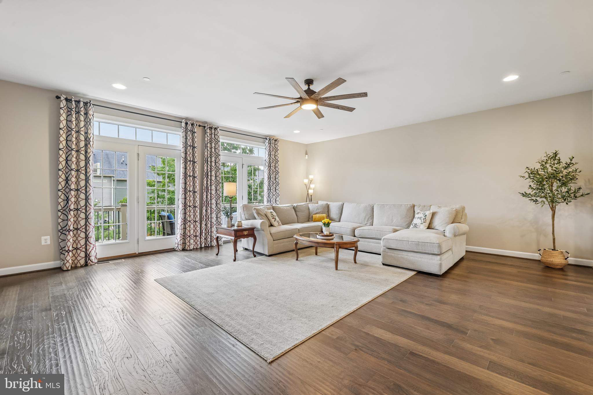 7825 Otterbein Way Hanover, MD 21076 - Photo 12 of 69 Living Room