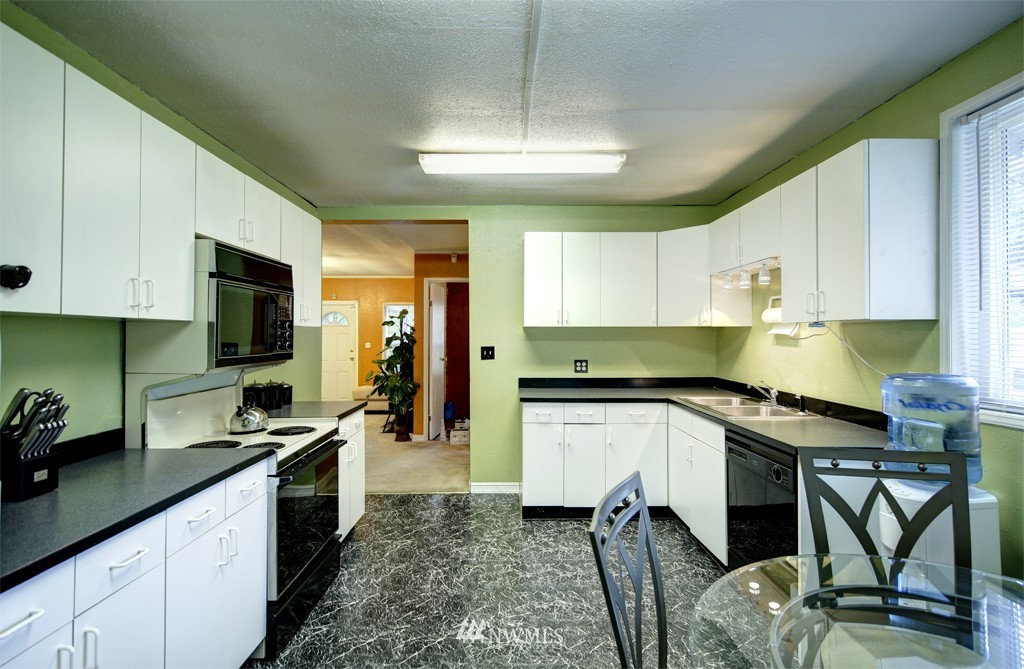11502 County Line Road Edgewood, WA 98372 - Photo 6 of 13