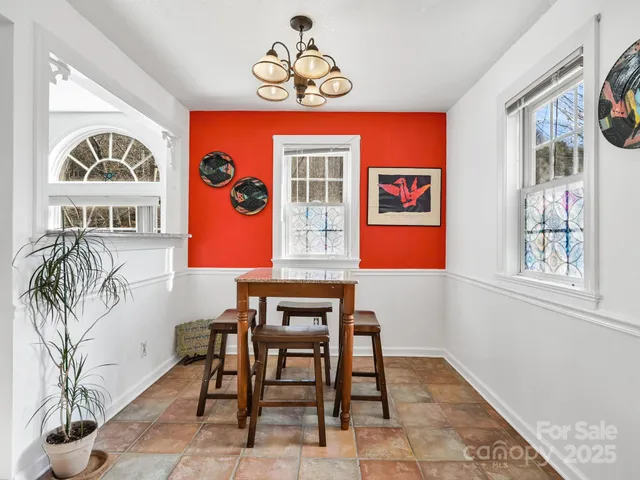 $245,000 | 8033 US 25/70 Highway, Marshall, NC 28753