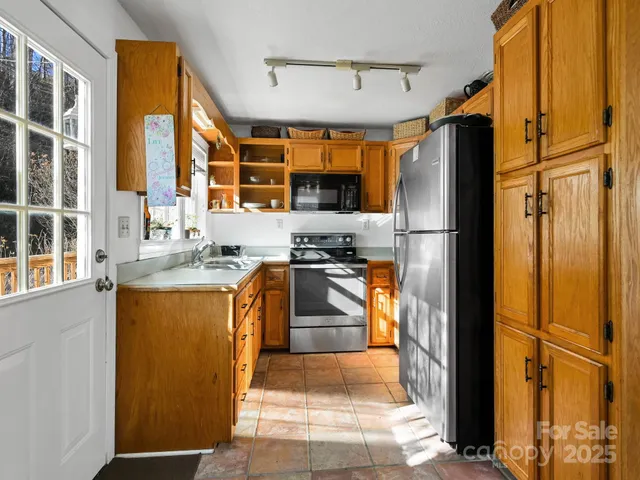 $245,000 | 8033 US 25/70 Highway, Marshall, NC 28753