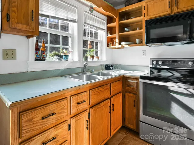 $245,000 | 8033 US 25/70 Highway, Marshall, NC 28753