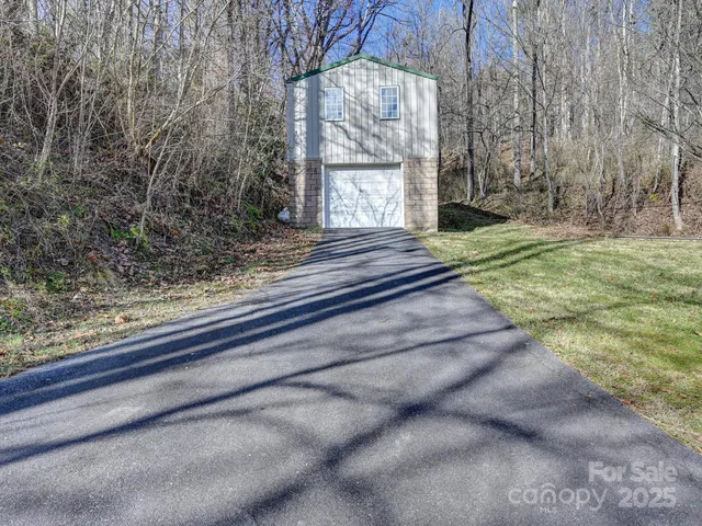 $245,000 | 8033 US 25/70 Highway, Marshall, NC 28753