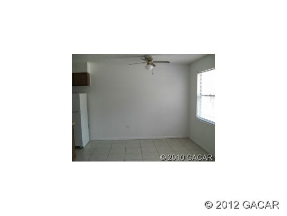 914 Southwest 62nd Terrace Gainesville, FL 32607 - Photo 3 of 8 Dining