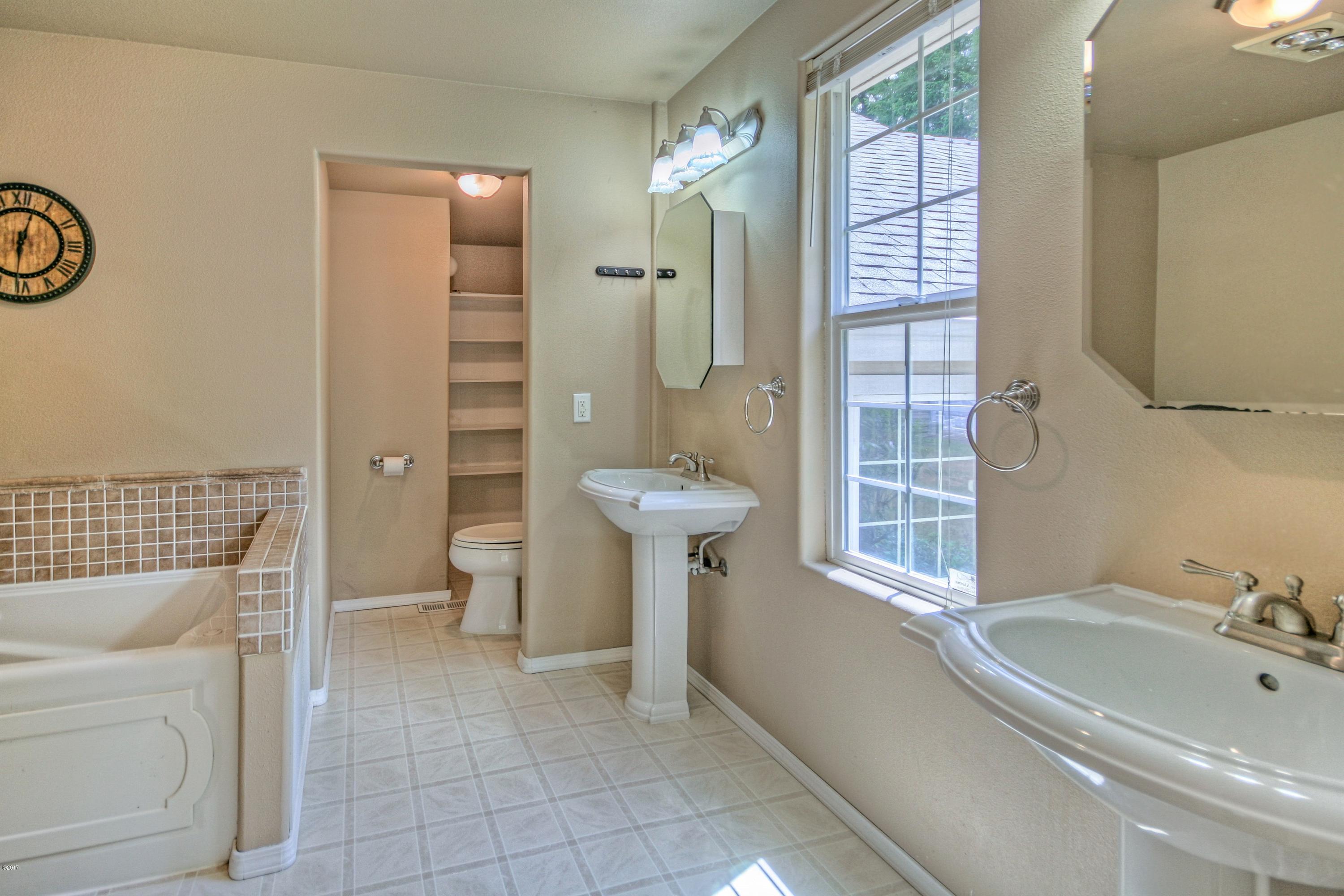 683 Olalla Road Toledo, OR 97391 - Photo 18 of 36 OCI-11