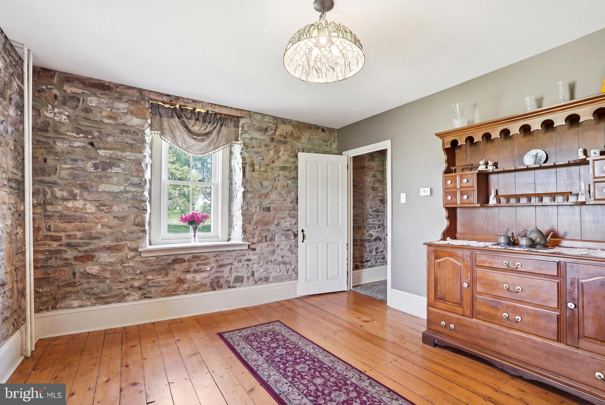 572 Halteman Road Souderton, PA 18964 - Photo 22 of 81 Dining room