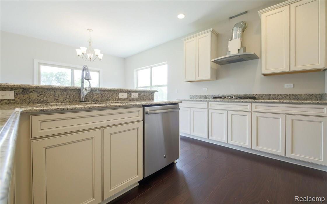 5501 Woodfall Road Clarkston, MI 48348 - Photo 23 of 23 24.jpg