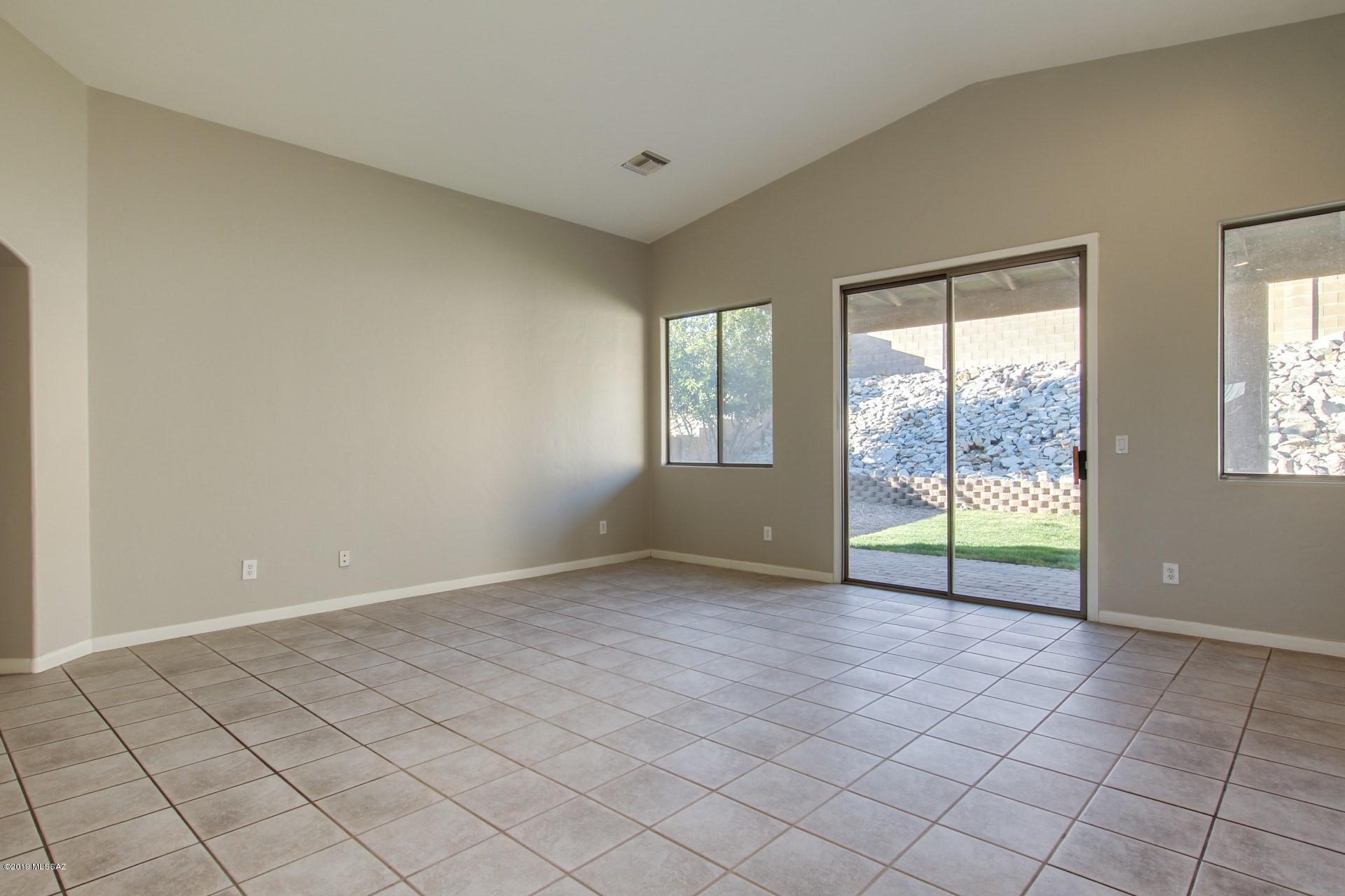 280 West Ridge Peak Road Oro Valley, AZ 85737 - Photo 8 of 21 Gallery Image 8