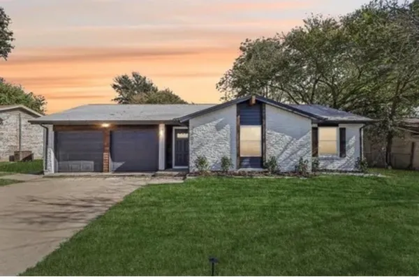 $2,000 | 3301 Winderemere Drive, Arlington, TX 76014