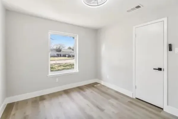 $2,000 | 3301 Winderemere Drive, Arlington, TX 76014