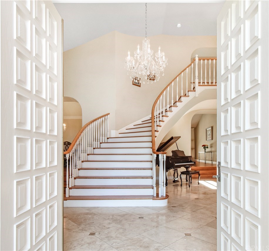 29010 Indian Valley Road Rancho Palos Verdes, CA 90275 - Photo 3 of 44 Gallery Image 3