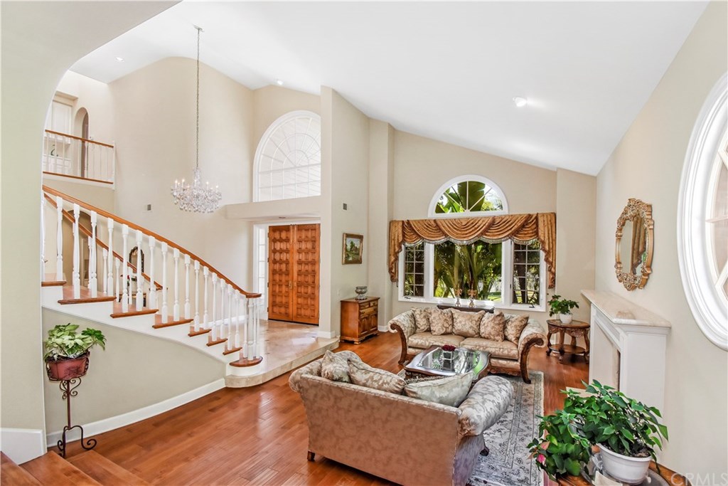 29010 Indian Valley Road Rancho Palos Verdes, CA 90275 - Photo 6 of 44 Gallery Image 6