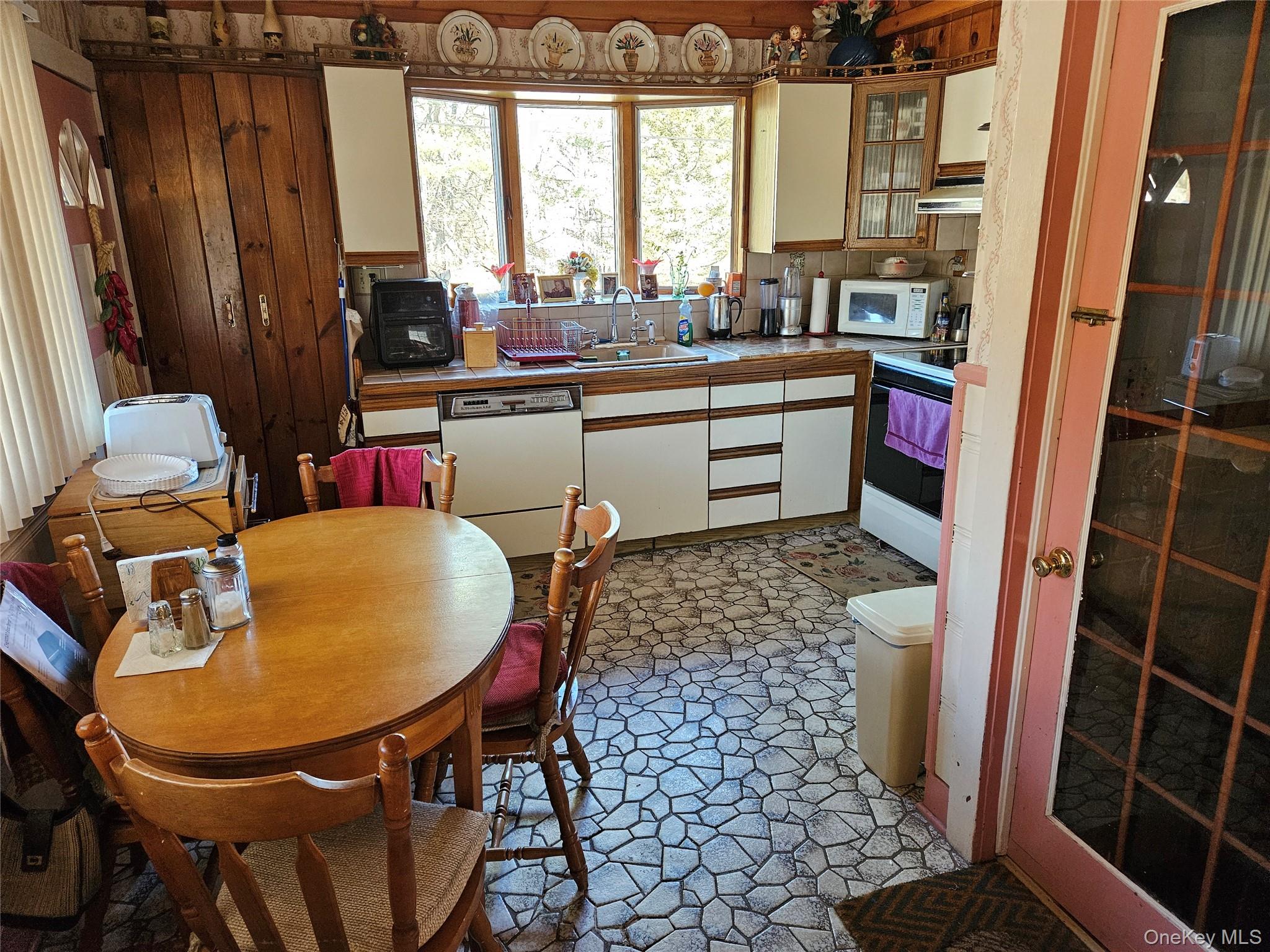 3624 State Rte 55 Kauneonga Lake, NY 12749 - Photo 6 of 40