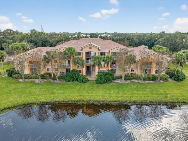 $169,900 | 201 Southwest Palm Drive, Unit 201, Port St. Lucie, FL 34986