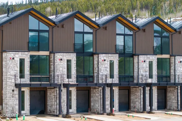 a view of a house with street