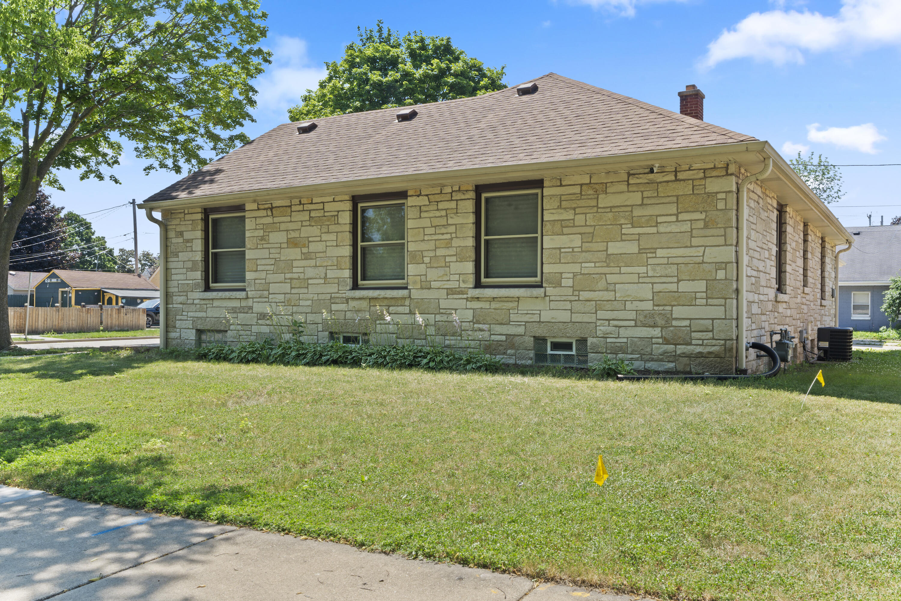 3031 South 33rd Street Milwaukee, WI 53215 - Photo 6 of 30 DSC06938